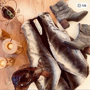 Black and Gray Women's Vest